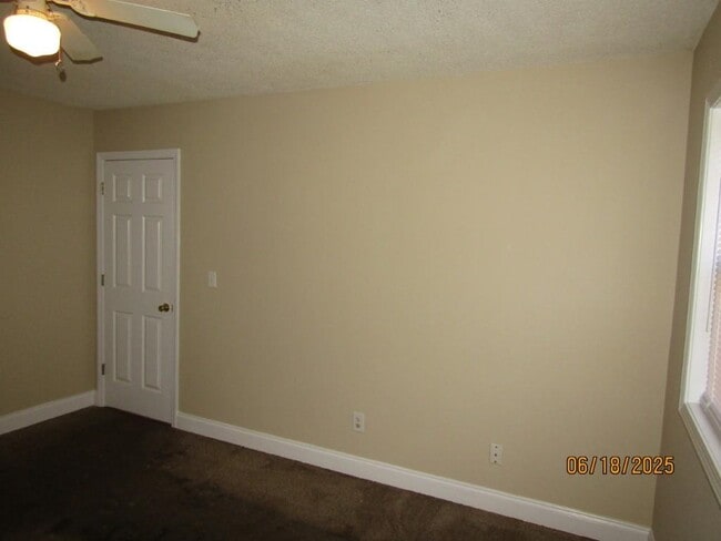 Building Photo - 4150 Horseshoe Rd N