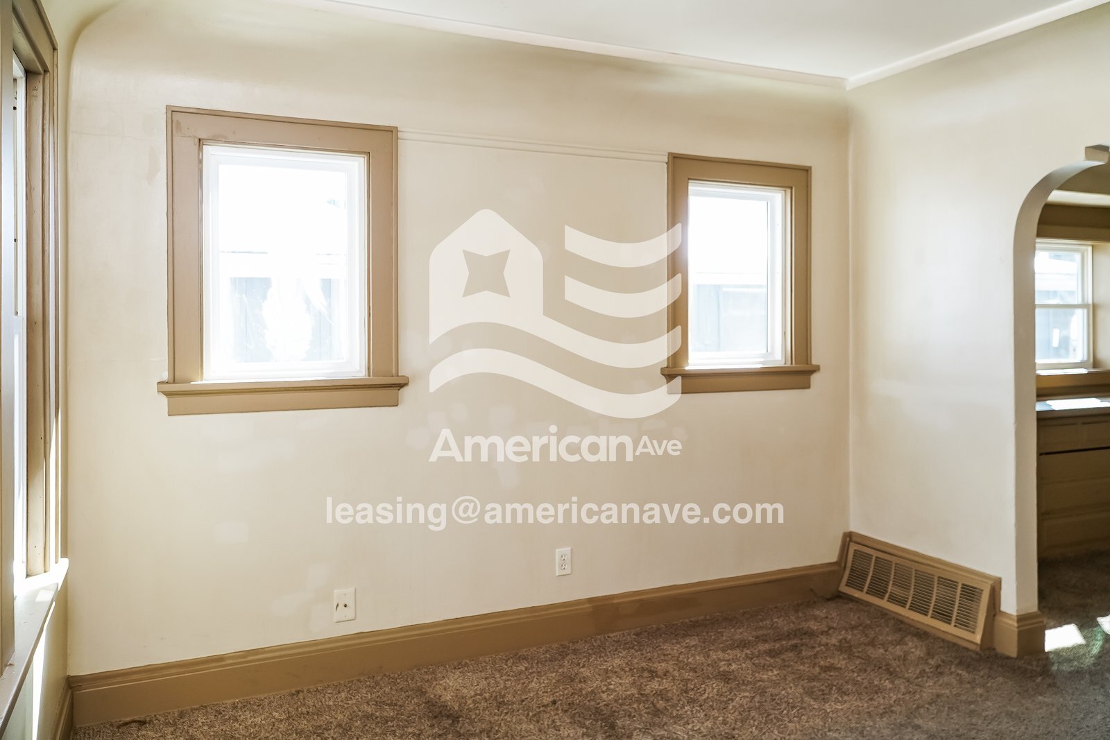 Building Photo - 4037#4101 Lower West Fairmount Avenue, 53209; #730423 - 730423