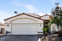 Building Photo - 445 Opal Dr