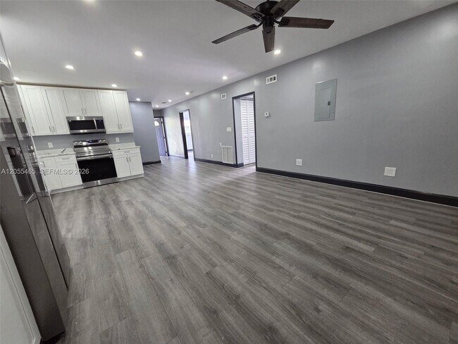 Building Photo - 8227 NW 39th St
