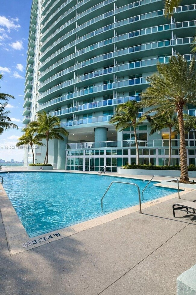 Building Photo - 1900 N Bayshore Dr