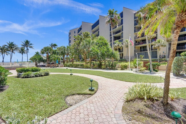 Building Photo - 1159 Hillsboro Mile