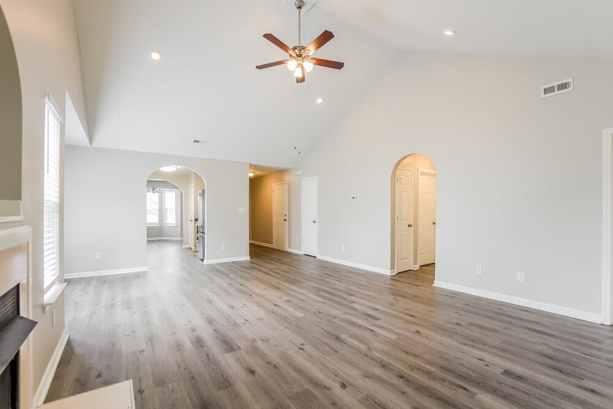 Building Photo - 6423 Nevin Glen Dr