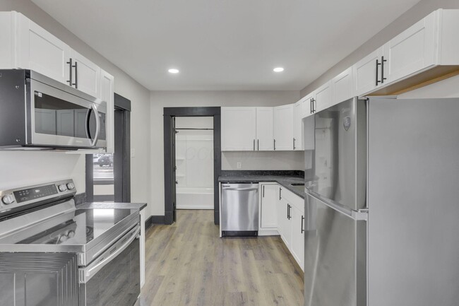Building Photo - 401 Miller Ave
