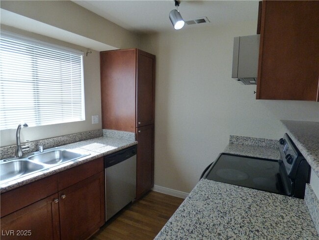 Building Photo - 2750 S Durango Dr