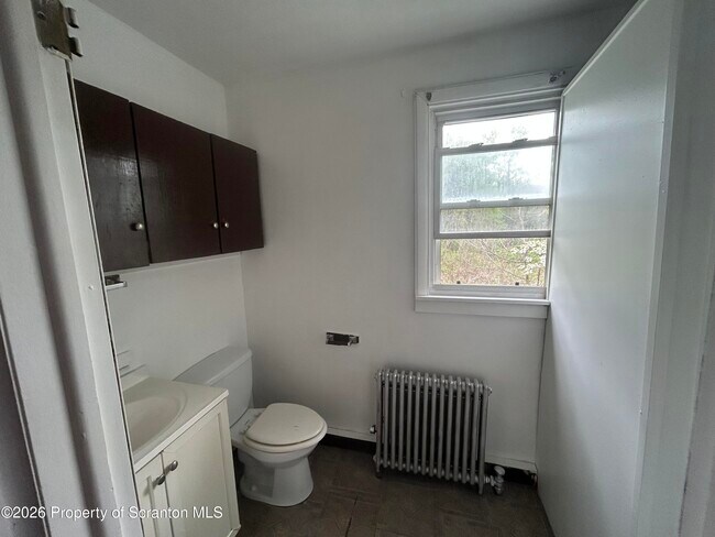 Building Photo - 717 E Elm St