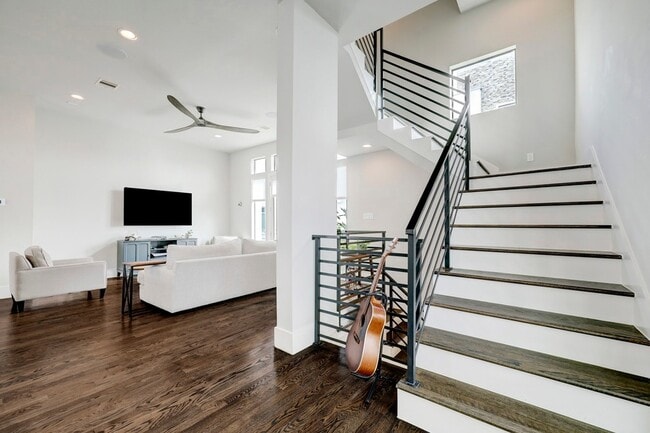 Building Photo - 5622 Kiam St