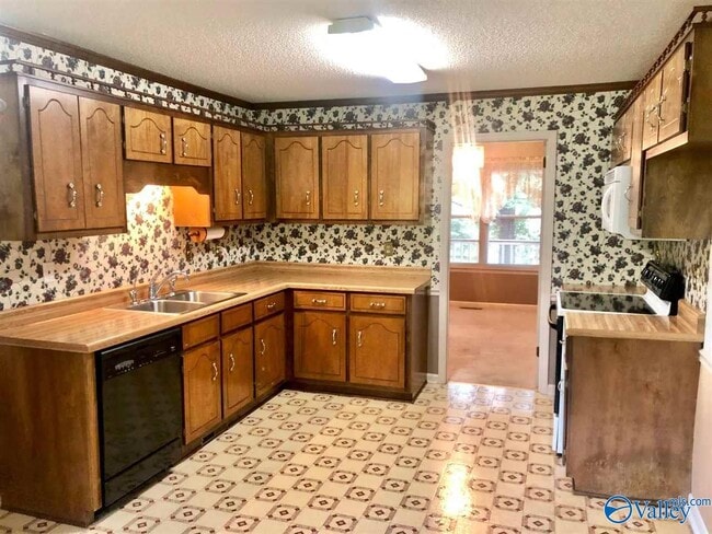 Building Photo - 113 Gaylor Dr