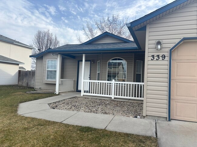 Building Photo - 339 E Bay Owl Dr