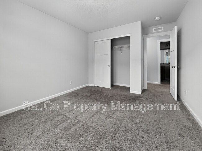 Building Photo - 3909 SE Zircon Ln