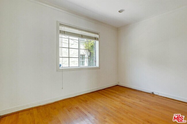 Building Photo - 456 Smithwood Dr