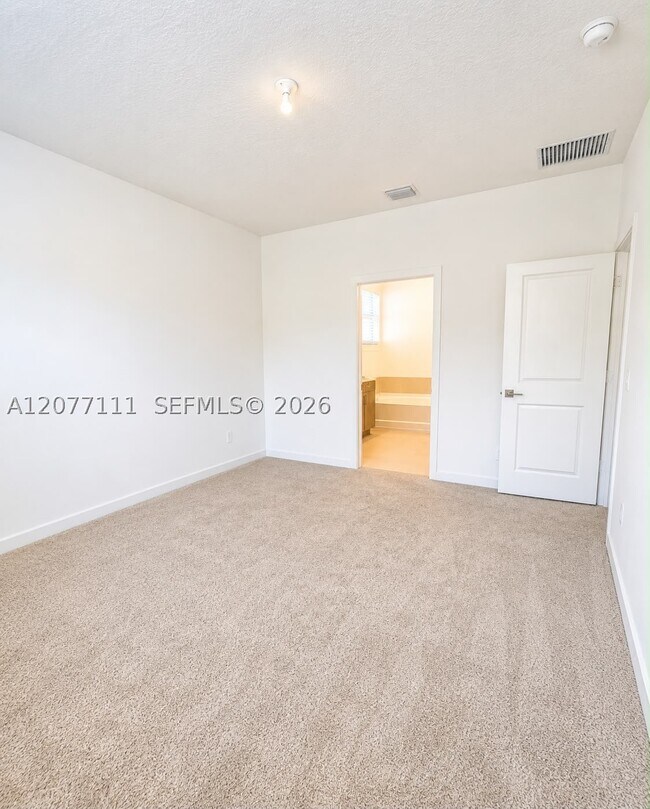 Building Photo - 8740 SW Kanner Hwy