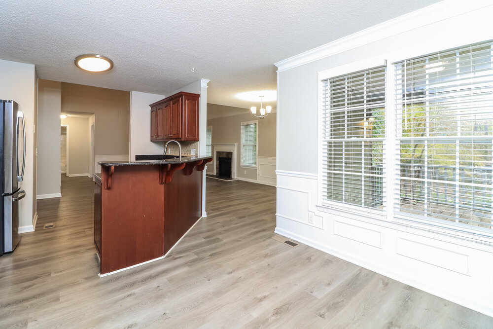 Building Photo - 37 White Oak Dr SE