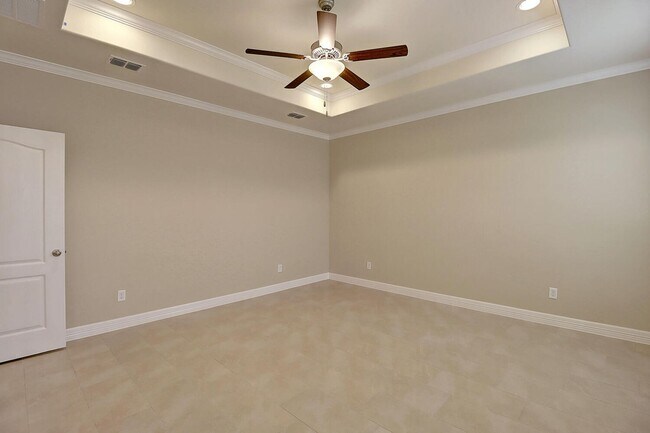 Building Photo - 2202 Crystal Bay Dr.