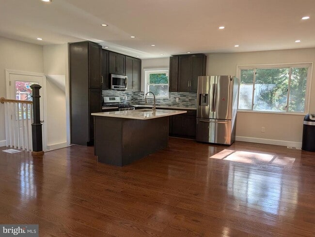 Building Photo - 7410 Long Pine Dr