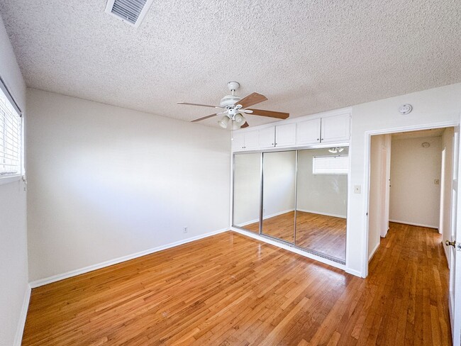 Building Photo - Beautiful Spacious 3bd 2ba