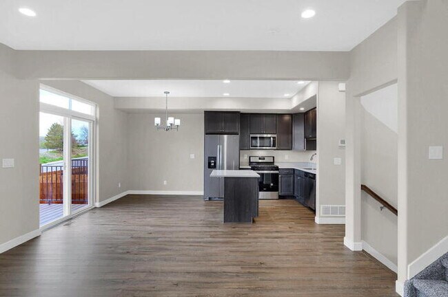 Building Photo - Spacious 3-Bedroom Home with Mountain Views and Open Layout in Central Colorado Springs