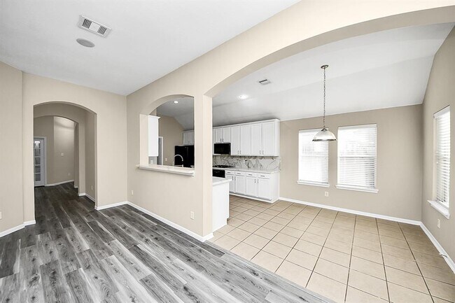 Building Photo - 22035 Emerald Run Ln