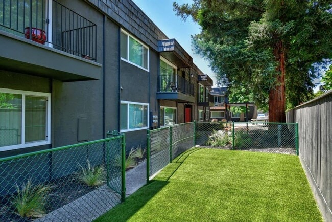Building Photo - 935 Johnfer Way