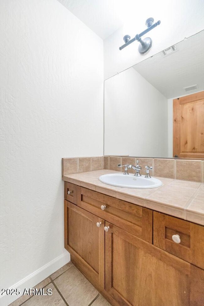 Building Photo - 229 W Portland St