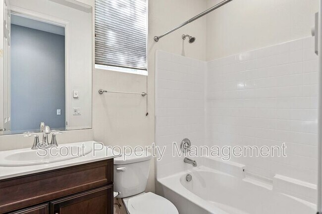 Building Photo - 39012 Crown Ranch Rd