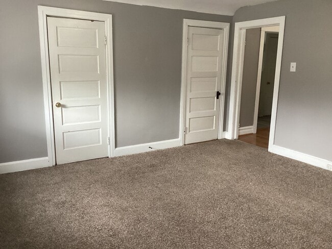 Building Photo - 248-250 E. Main St