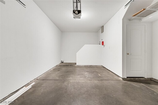 Building Photo - 9901 Trailwood Dr