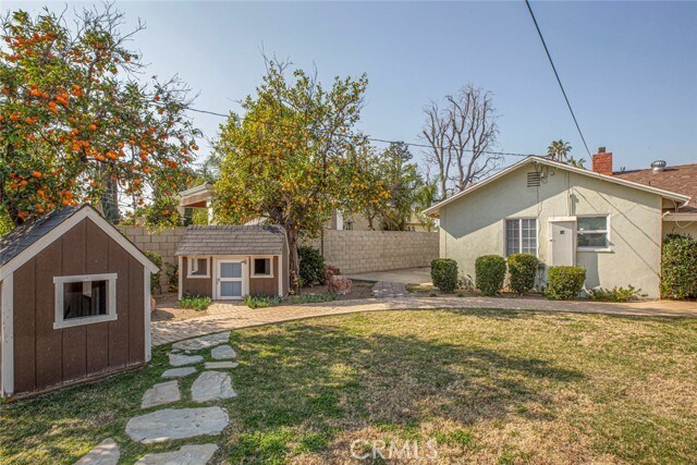 Building Photo - 7820 Lasaine Ave