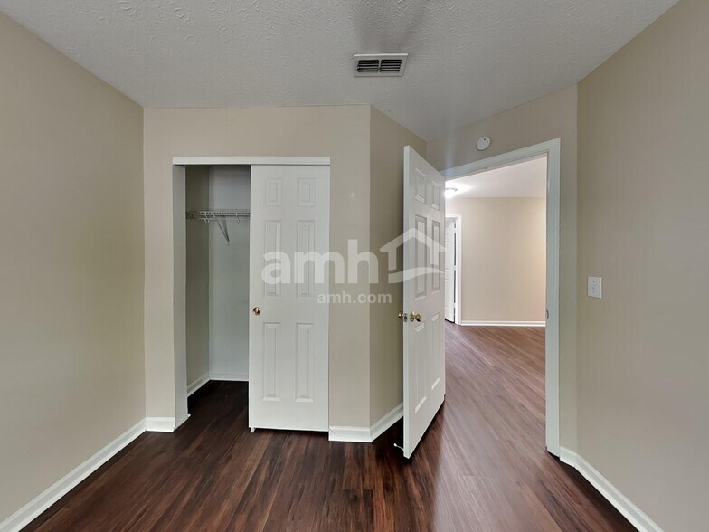 Building Photo - 13943 Wakefield Pl