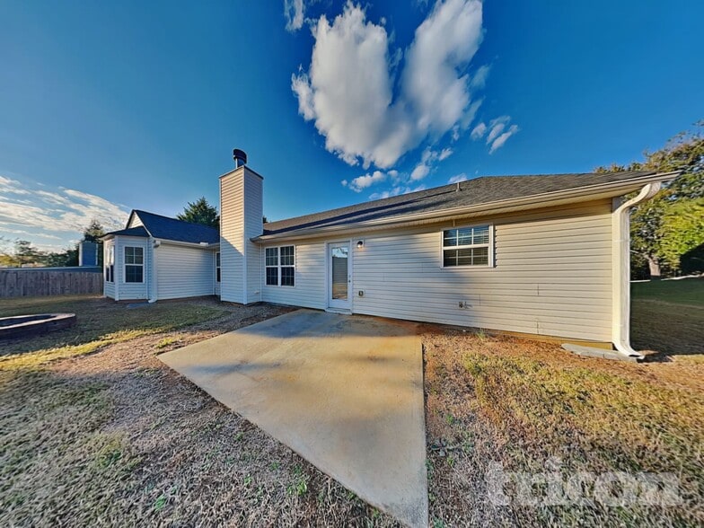 Building Photo - 1916 Roxey Ln