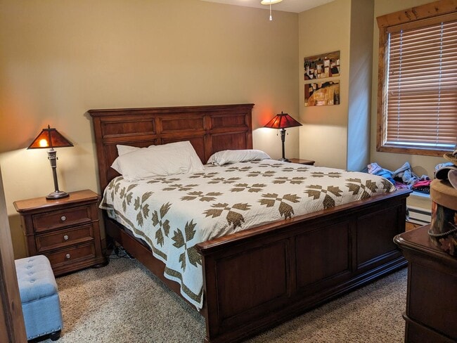 Building Photo - Furnished 3 BR Main Level Condo available ...