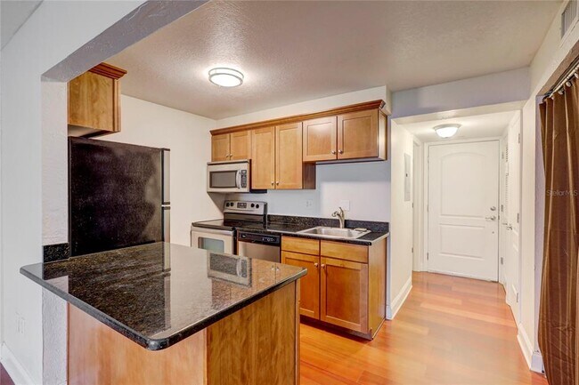 Building Photo - 210 5th Ave S