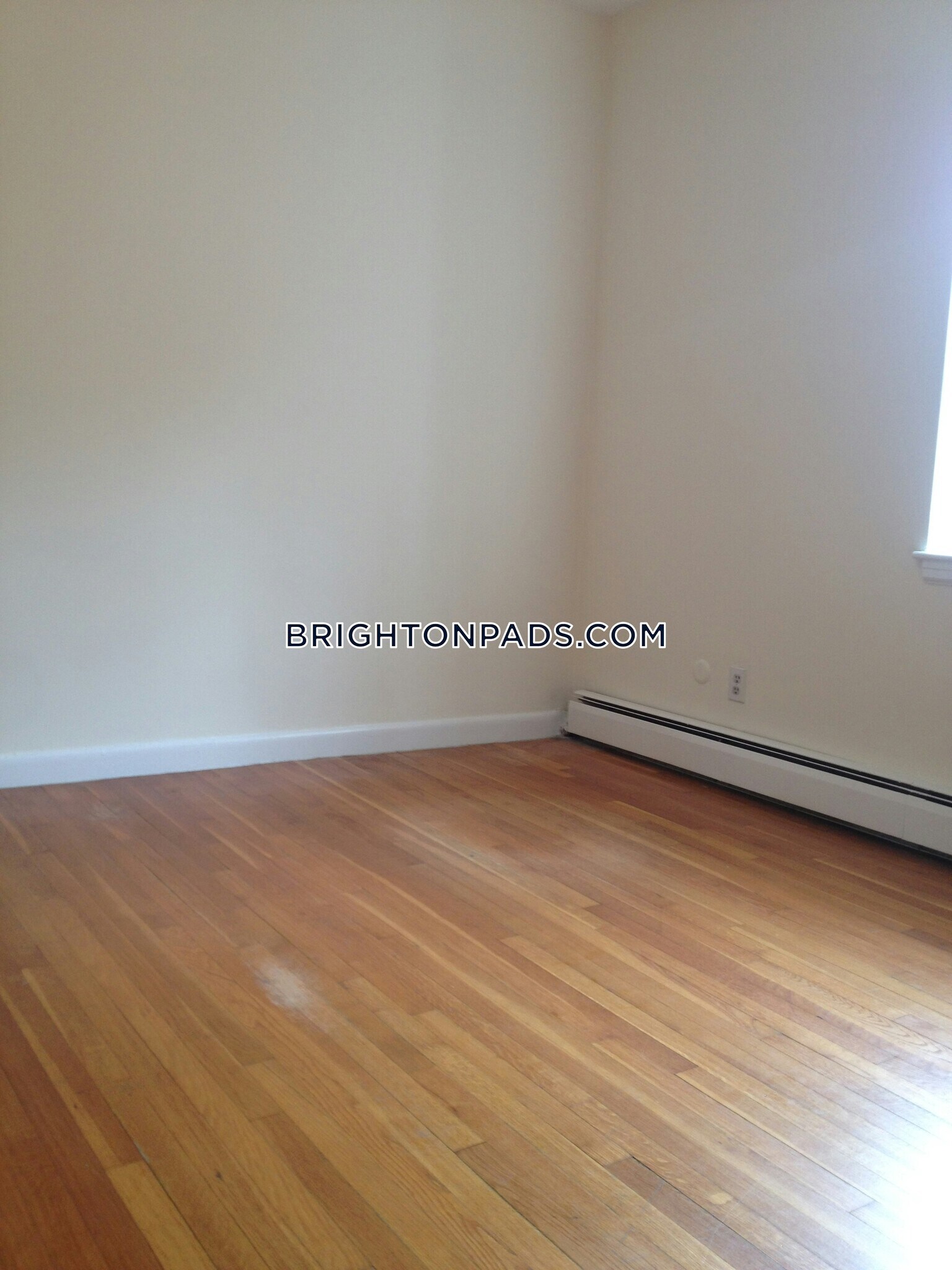 Building Photo - 164 N Beacon St