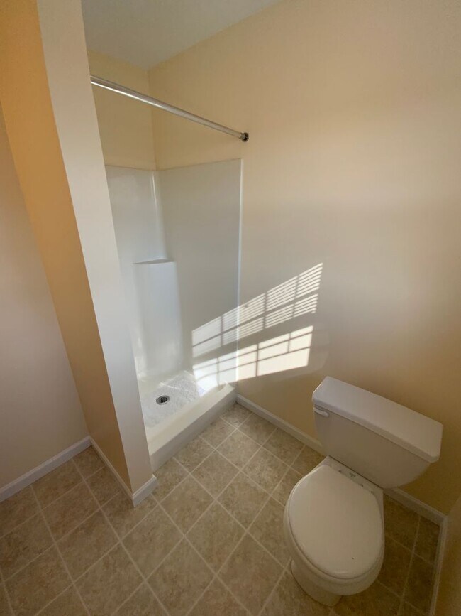 Building Photo - Great town home in Sterling Place