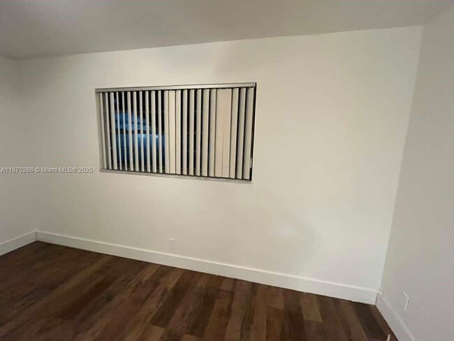 Building Photo - 419 S Crescent Dr