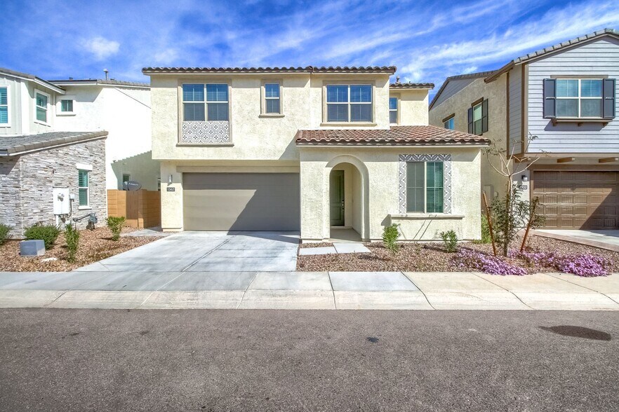 Building Photo - 1362 W Crane Dr