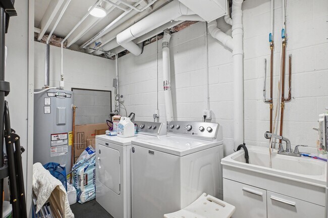 Building Photo - 18 Northwick Ct
