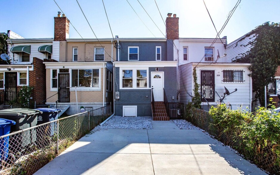 Building Photo - 328 36th St NE