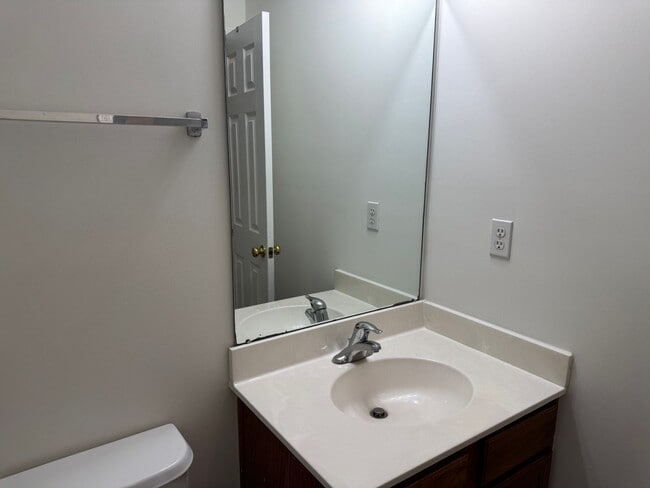 Building Photo - Townhouse in Townes at Buckwalter