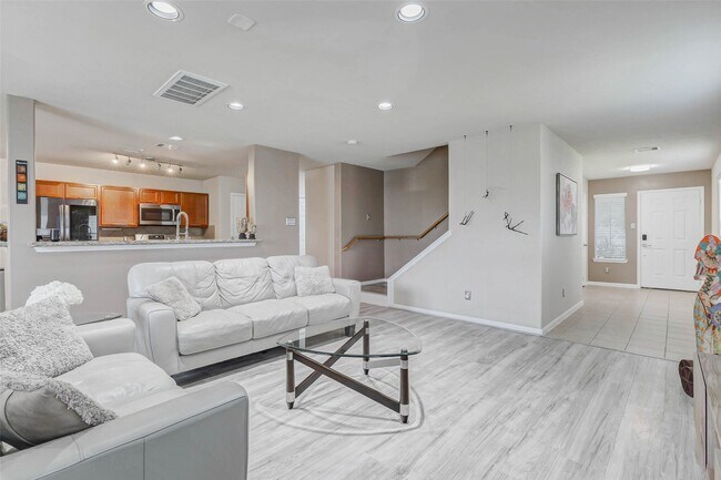 Building Photo - 19110 Canaras Ct