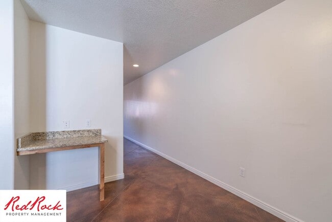 Building Photo - 3 Bedroom Townhome in Prime St. George Location