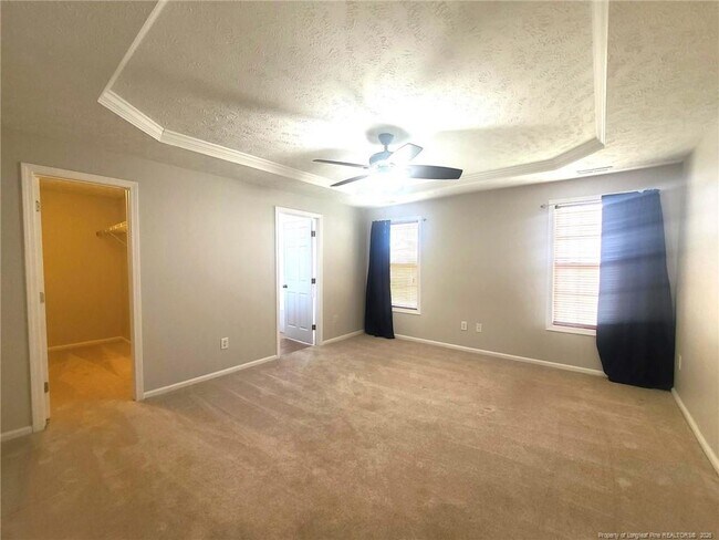 Building Photo - 5215 Woodpecker Dr