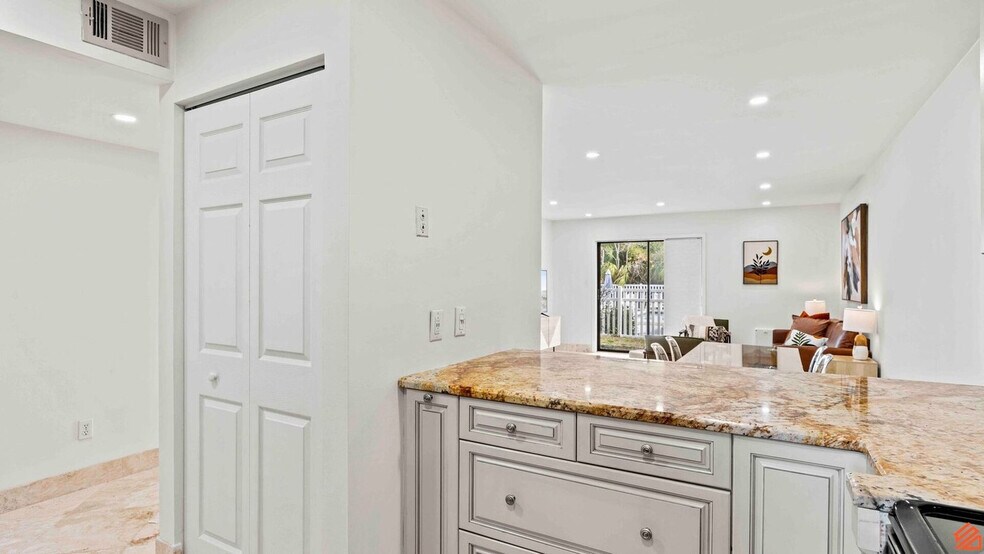 Building Photo - 330 Bluefish Dr