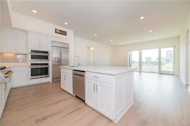 Building Photo - 1507 Rivington