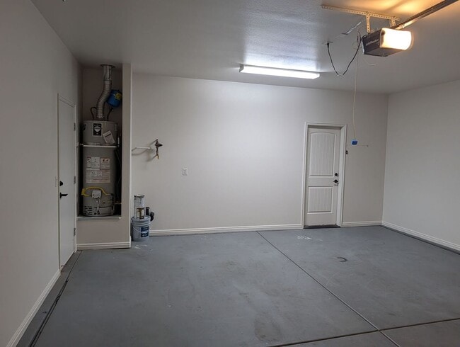 Building Photo - Easy Living in Coral Canyon! 3 Bedroom Home