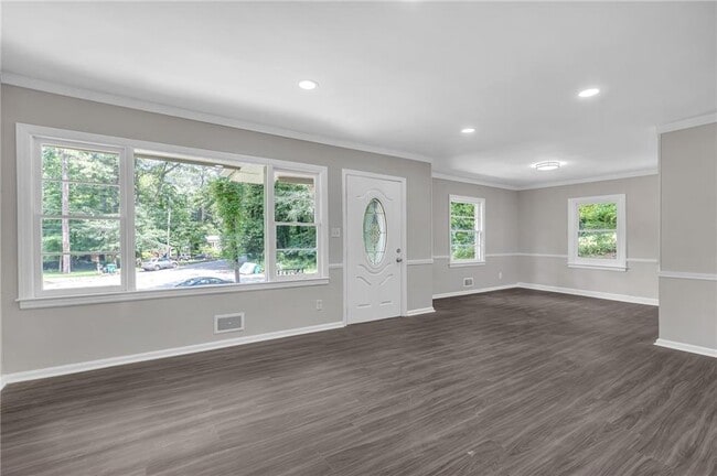 Building Photo - 1641 Rockcliff Pl SE