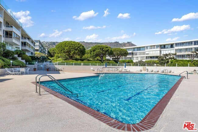 Building Photo - 32646 Coastsite Dr