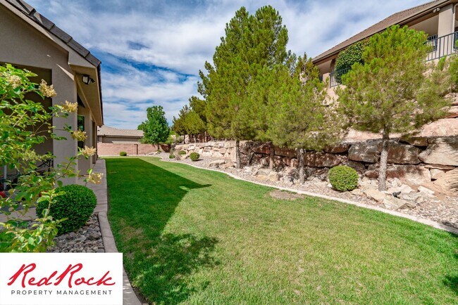 Building Photo - Minimally Furnished home in Little Valley!