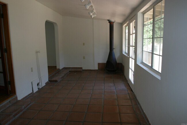 Bonus room - 5901 Vale Way