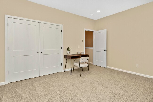 Primary Photo - 1220 E Pacific St